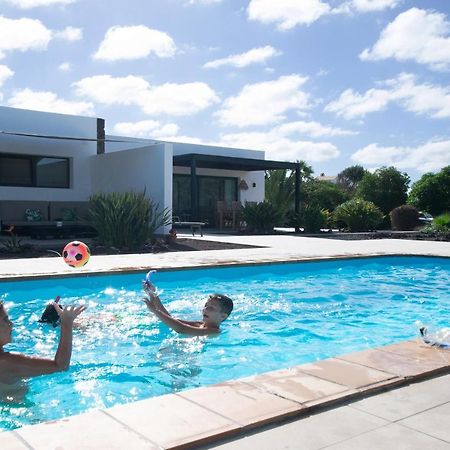 Heated & Shared Pool Villa Matriana 36A, North Shore Villas Lajares Bagian luar foto