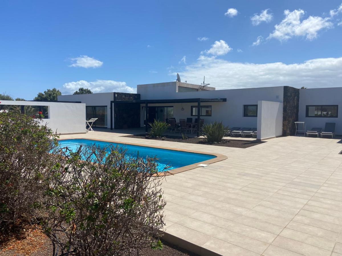 Heated & Shared Pool Villa Matriana 36A, North Shore Villas Lajares Bagian luar foto