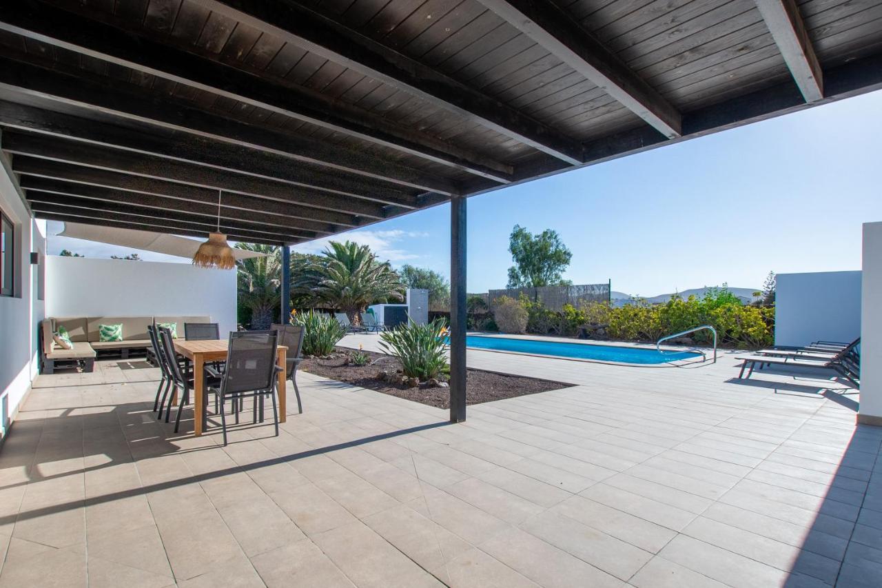 Heated & Shared Pool Villa Matriana 36A, North Shore Villas Lajares Bagian luar foto